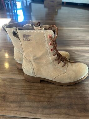 Sorel Girls Lace-Up Suede Boots in Tan with Brown Laces